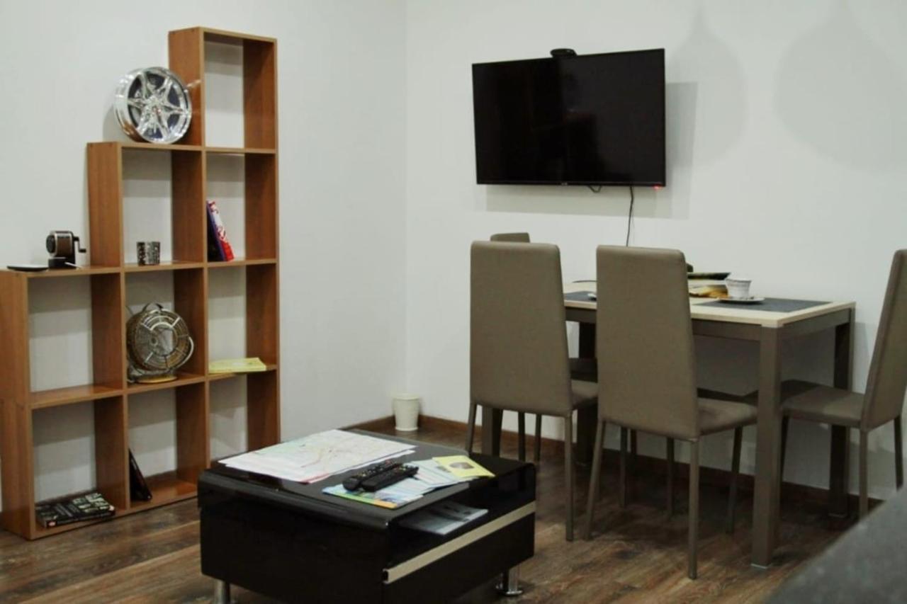 Marias New Relaxing Home in Blloku, Tirana Exterior foto